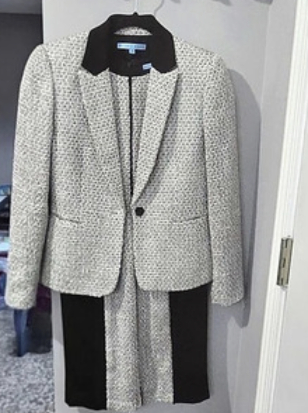 Antonio Melani Black & White Size 4 Set